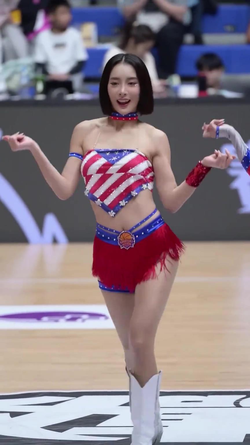 太離譜了 ！幾乎是完美女人！