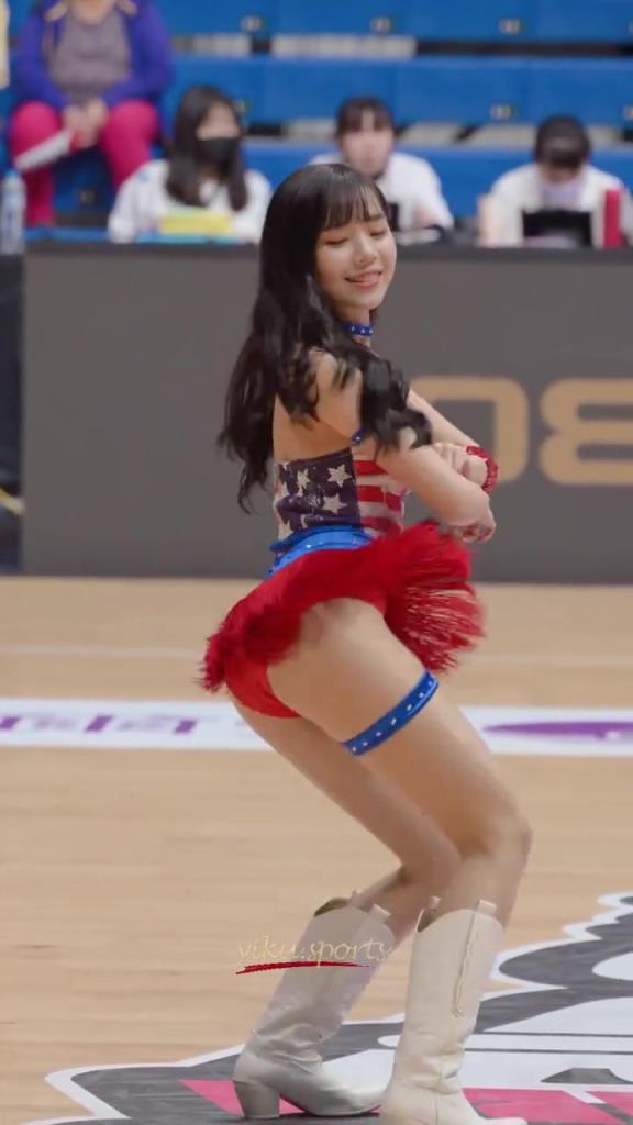 最好的啦啦隊小姐姐！自信，健康充滿活力！